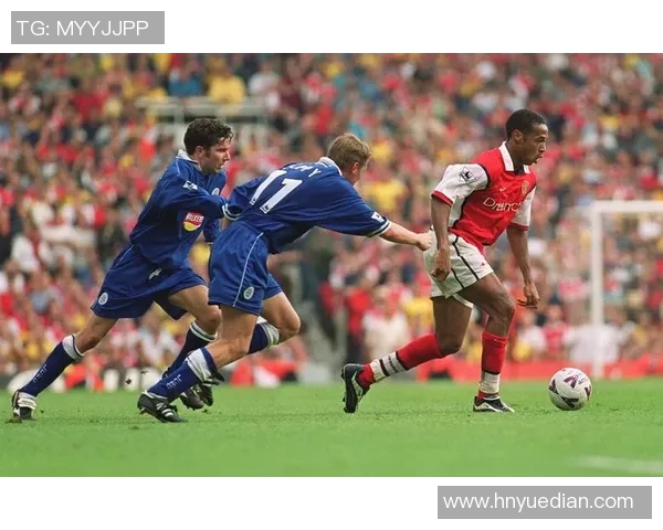 杨静专访：从绿茵场到人生舞台的足球旅程回顾与展望